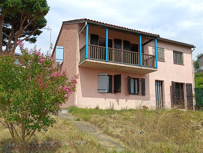 C Balcon Jardin Cave Garage Decazeville Réf 25352 DCV Immobilier Decazeville 12300 Aveyron.JPG