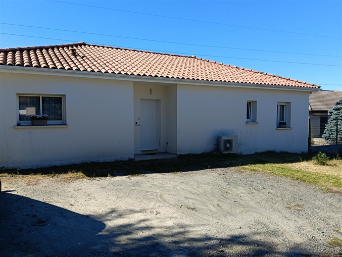 rasse Jardin Sans vis-à-vis Decazeville Réf 25356 DCV Immobilier Decazeville 12300 Aveyron.JPG